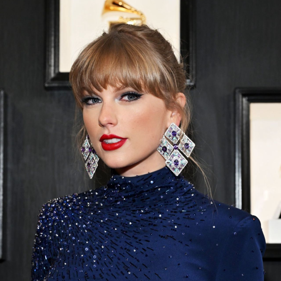 Emulate the Timeless Elegance of Taylor Swift's Jewellery