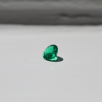 Round Cut Emerald, Minor Oil 1.41 Carat