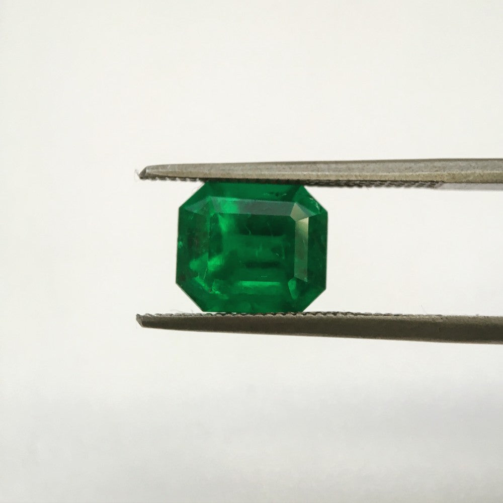 Extremely Rare Green Emerald 2.93, Emerald Cut
