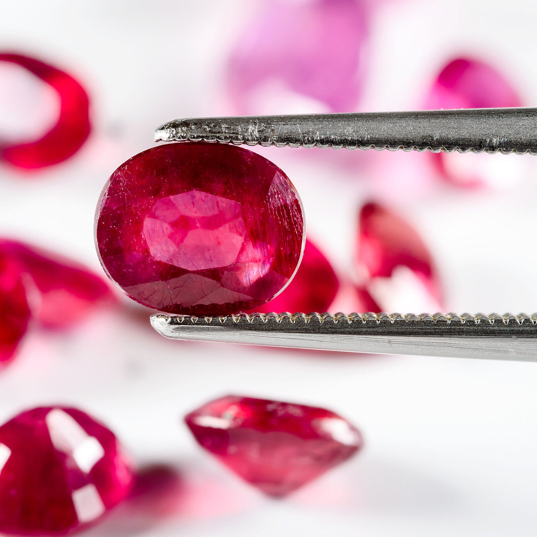 A Ruby Buying Guide from London DE Fine Jewellery