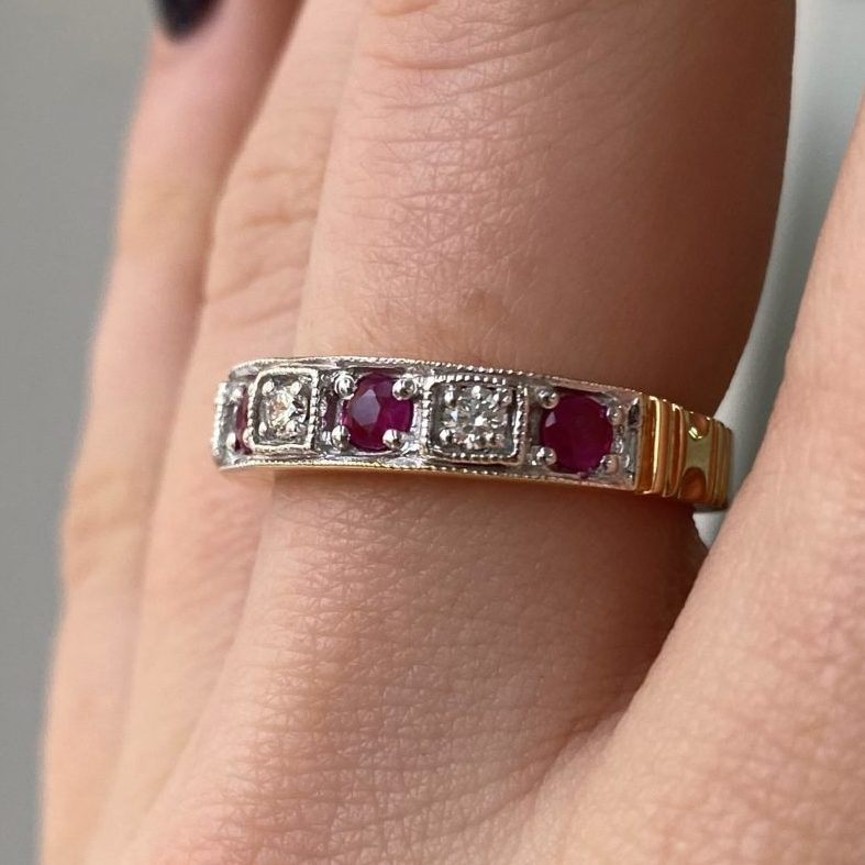 Your Guide to Coloured Gemstone Engagement Rings