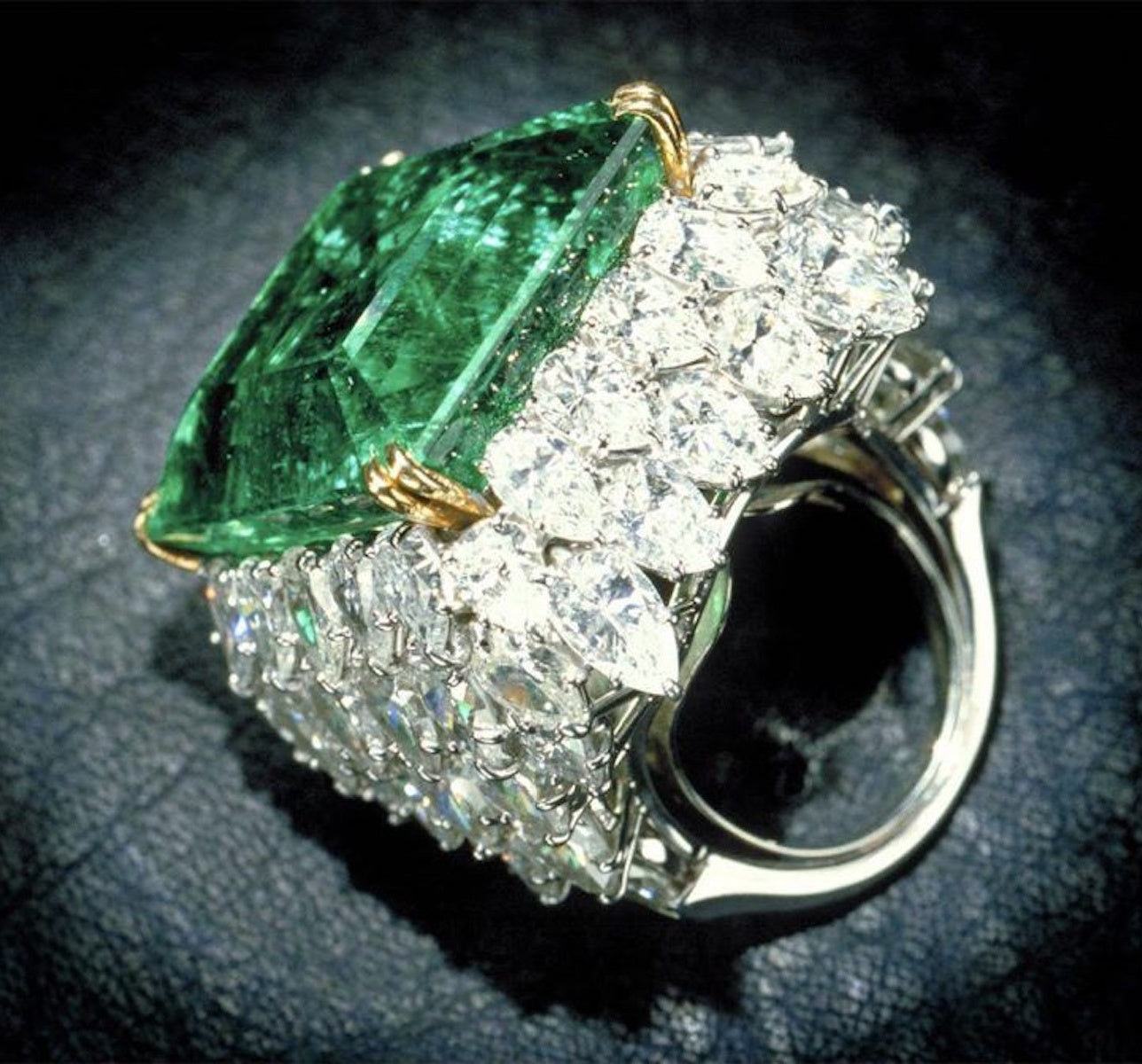 The world’s most luxurious jewels famed for their Colombian emeralds ...