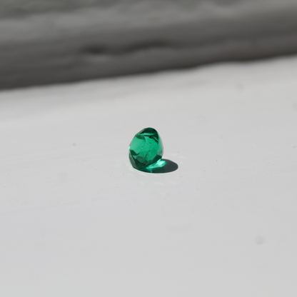 Round Cut Emerald, Insig Oil 1.28 Carat