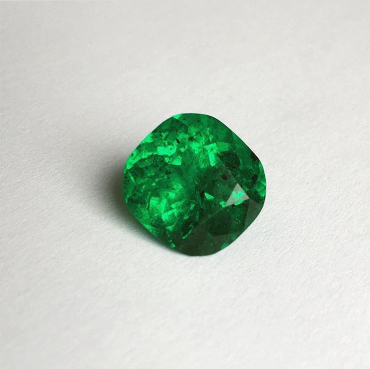 Green Emerald 7.90, Cushion Shape