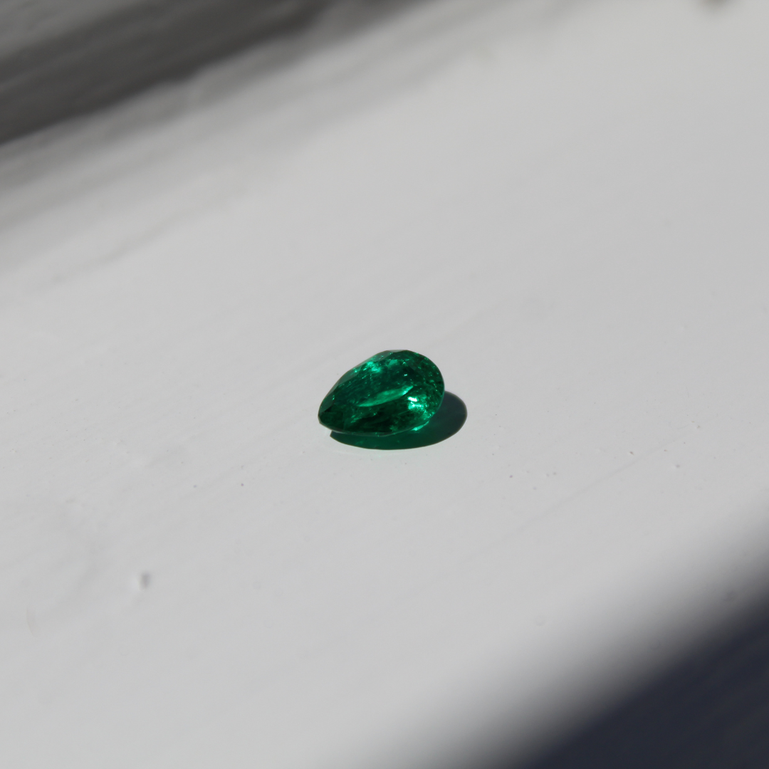 Pear Cut Emerald, No Oil 0.99 Carat